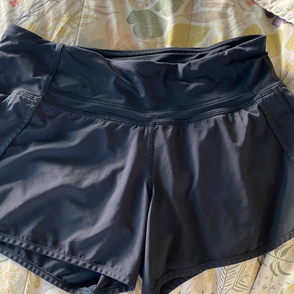 Lululemon shorts size 6